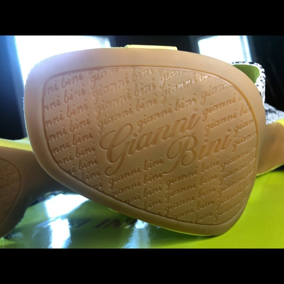 New, never worn Lime heels - Picture 4 of 6